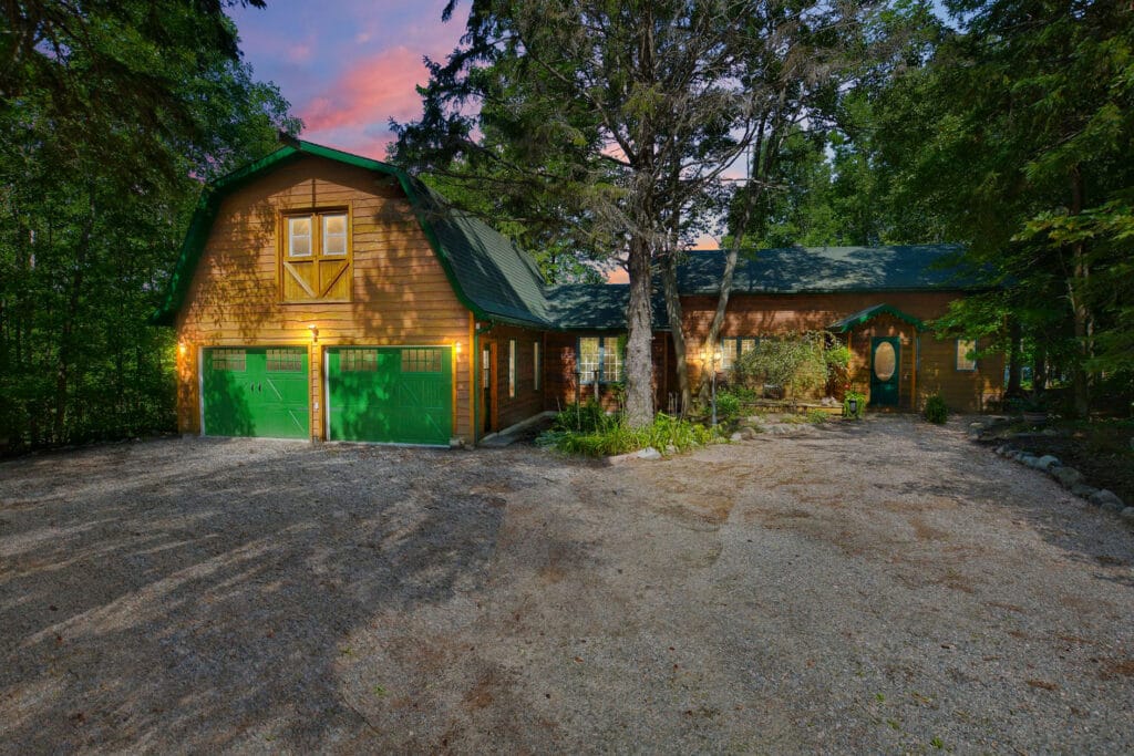 Welcome to the Luksa Lodge, your woodland getaway and home away from home where the trees frame your stay and evening light welcomes you to unwind and explore.